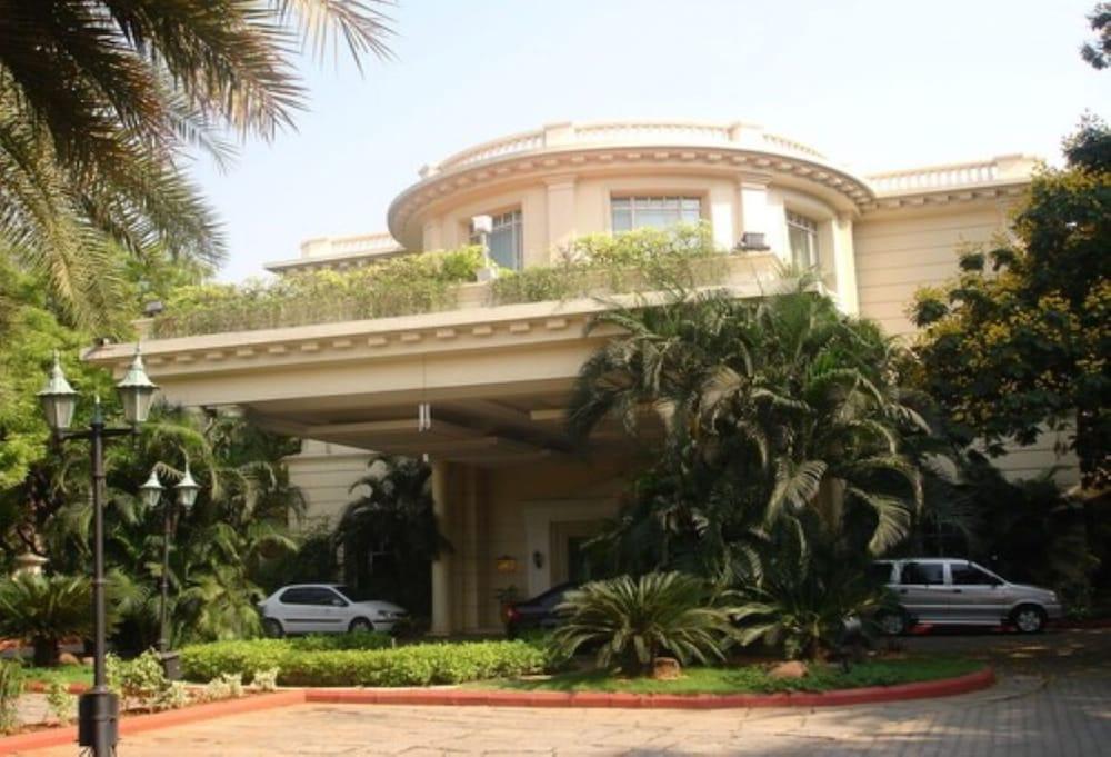 Radisson Blu Hotel GRT, Chennai Exterior foto
